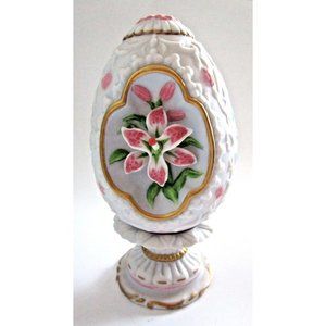 Vintage Lenox  "The Lily Blossom Egg"  1990 with Stand - Bisque Porcelain  4.5"